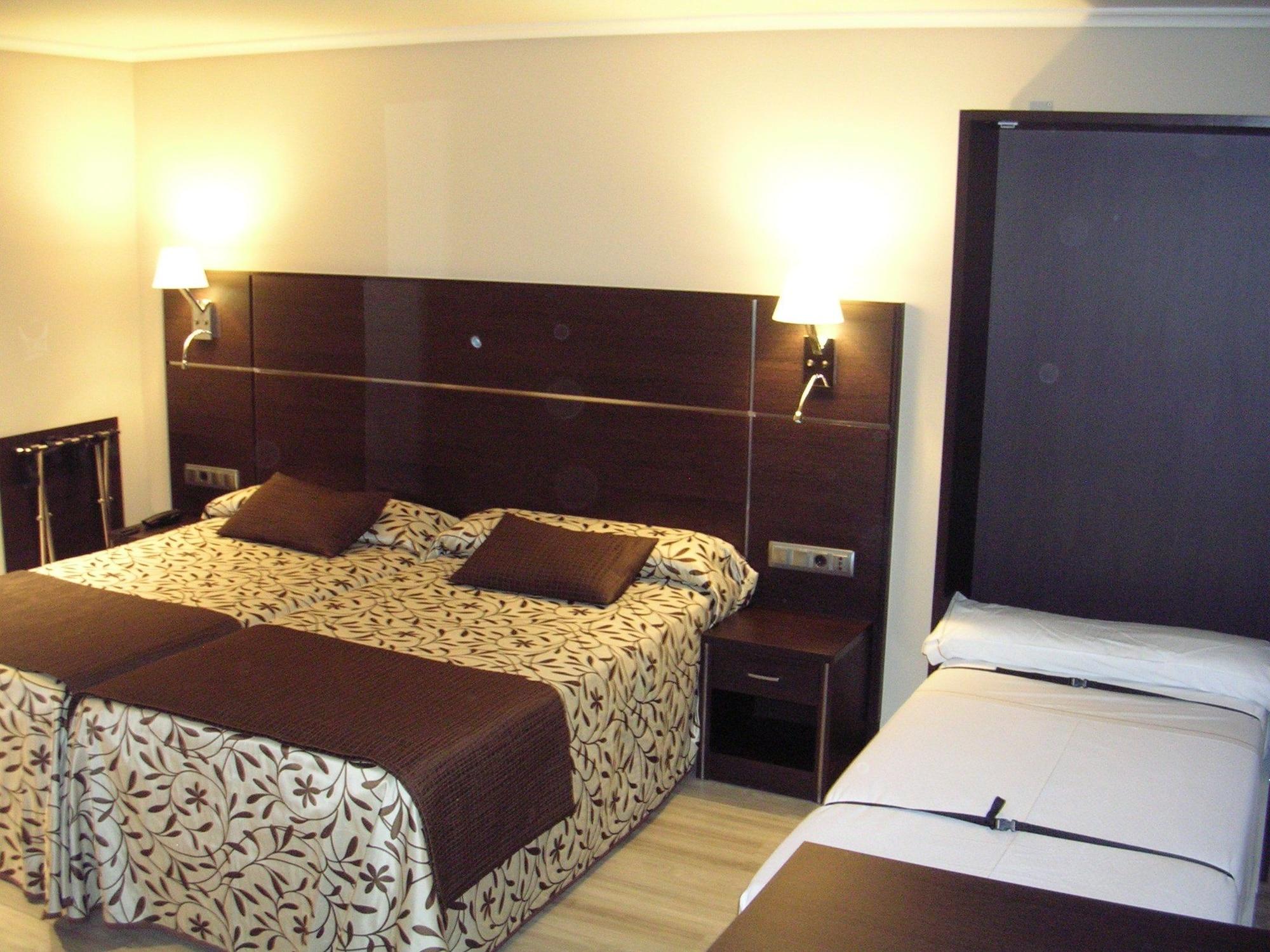 Hotel Francisco II Ourense Exteriör bild