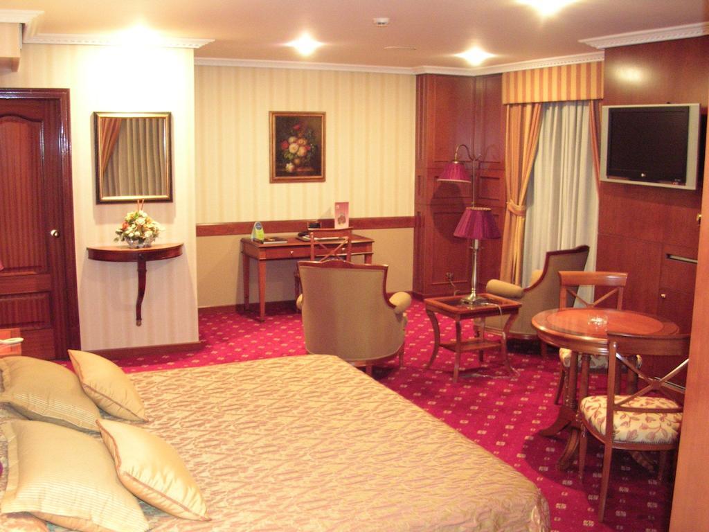 Hotel Francisco II Ourense Rum bild