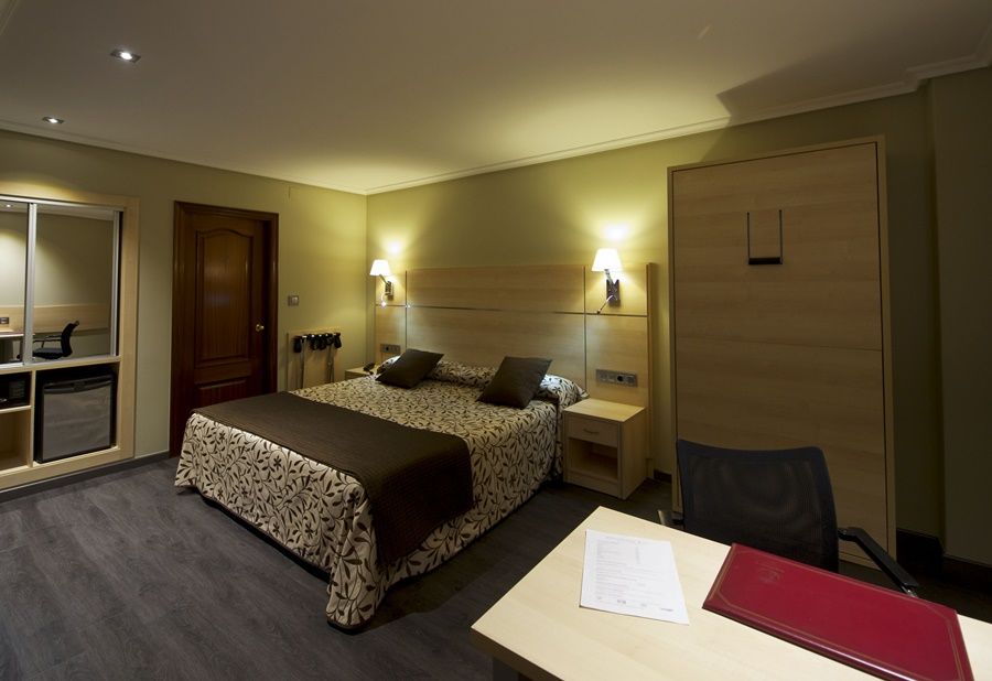 Hotel Francisco II Ourense Exteriör bild